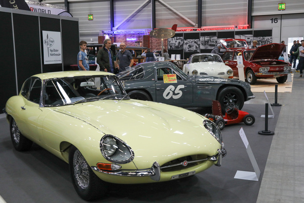 Jaguar E-Type 3.8 (1961) - das 135. gebaute LHD-Coupé, angeboten für CHF 119'000 - Swiss Classic World Luzern 2024