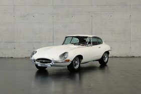 Jaguar E-Type 3.8 Litre Fixed Head Coupé (1963) - als Lot 080 an der Humer und Granner Classic Expo Salzburg Versteigerung 2024