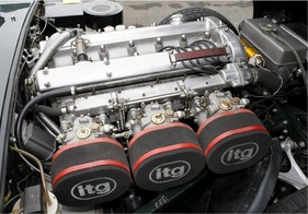 Jaguar E Type 4.2 (1966) - der Reihensechszylinder mit drei Doppelvergasern Jaguar E Type 4.2 (1966) - der Reihensechszylinder mit drei Doppelvergasern