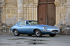 Bild: Jaguar E Type 4.2 Coupé (1965) - als Lot 206 angeboten an der Artcurial Le Mans Classic Versteigerung am 5. Juli 2014