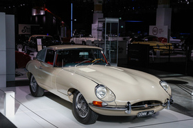 Jaguar E-Type 4.2 Litre (1968) - für CHF 137'000 angeboten bei Dönni Classic Cars - 38. Auto Zürich 2025