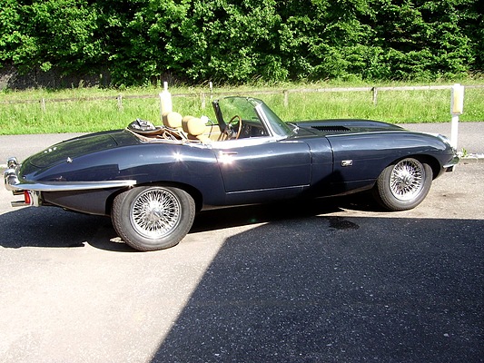 Jaguar E Type Convertible S2 (1970) - angeboten an der "Auktion Classic & Exklusiv Cars" im Salzhaus in Wangen an der Aare am 12./13. Oktober 2012