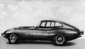 Jaguar E-Type Coupé (1961) - Silhouette der geschlossenen Variante