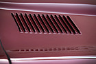 Jaguar E Type Coupé (1965) - Kühlschlitze auf der Motorhaube
