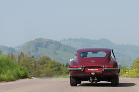 Jaguar E Type Coupé (1965) - das Coupé gilt als eleganter als die offene Variante