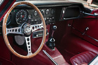Jaguar E Type Coupé (1965) - die 4,2-Liter-Autos hatten ein angenehmer zu schaltendes Vierganggetriebe