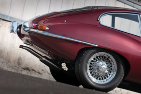 Jaguar E Type Coupé (1965) - die Amerikaner montierten die schlecht geschützten Auspuffenden