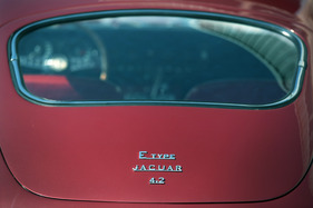 Jaguar E Type Coupé (1965) - eindeutig beschriftet