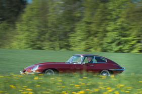 Jaguar E Type Coupé (1965) - schnelles Fahren ist im E keine Hexerei