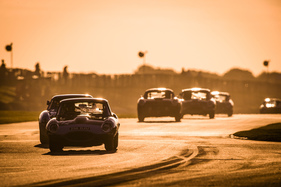 Jaguar E-Type FHC (1961) - Rob Huff trieb den E-Type fast zum Sieg im Rennen um die Kinrara Trophy - Goodwood Revival 2018