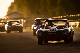 Jaguar E-Type FHC (1962) - im Rennen um die Kinrara Trophy - Goodwood Revival 2018