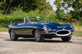 Jaguar E-Type Roadster 'Project ZP' Ex-Tommy Sopwith Equipe Endeavour (1961) - als Lot 660 angeboten anlässlich des Iconic Auctioneers "Silverstone Festival Classic Sale" am 25./26. August 2023