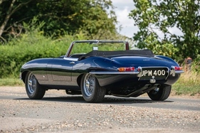 Jaguar E-Type Roadster 'Project ZP' Ex-Tommy Sopwith Equipe Endeavour (1961) - als Lot 660 angeboten anlässlich des Iconic Auctioneers "Silverstone Festival Classic Sale" am 25./26. August 2023