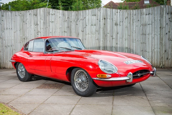Bild: Jaguar E-Type S1 (1964) - als Lot 805 an der Silverstone Auctoin am 25./26. Juli 2015