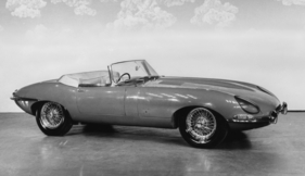 Jaguar E-Type - Seitenansicht des schnellen Engländers