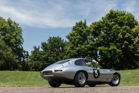 Jaguar E-Type Série 1 Coupé 3.8L Lightweight FIA GTS-Class (1963) - als Lot 110 an der Artcurial-Versteigerung anlässlich der Le Mans Classic 2018 (1963)