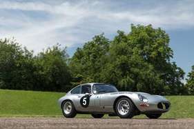 Jaguar E-Type Série 1 Coupé 3.8L Lightweight FIA GTS-Class (1963) - als Lot 110 an der Artcurial-Versteigerung anlässlich der Le Mans Classic 2018 (1963)