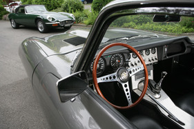 Jaguar E-Type Serie 1 von 1963 - 260 kmh hatten damals nur wenige Autos auf dem Tacho, ganz so schnell war auch der E-Type nicht