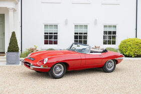 Jaguar E-Type Series 1 1/2 4.2-Litre Roadster (1968) - als Lot 133 an der Bonhams Goodwood Revival Versteigerung 2025