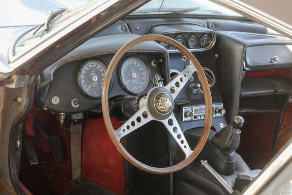 Jaguar E-Type Series 1 (1962) - mit Spezialkarosserie von Carrozzeria Sports Car, Blick in den Innenraum - 19. ASC Classic-Gala Schwetzingen 2023