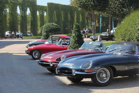 Jaguar E-Type Series 1 3,8 Litre (1961) - sehr frühes Exemplar mit aussenliegenden Haubenverschlüssen - Classic-Gala Schwetzingen 2021