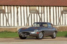 Jaguar E-Type Series 1 3.8-Litre Fixed Head Coupé (1963) - als Lot 114 angeboten an der Versteigerung von RM in Paris am 4. Februar 2015