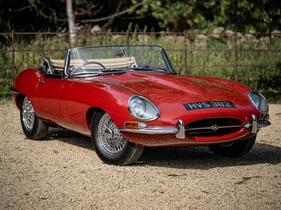 Jaguar E-Type Series 1 3.8-Litre 'Flat Floor' Roadster (1961) - als Lot 175 an der Bonhams Goodwood Revival Versteigerung 2025