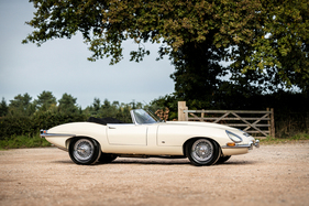 Jaguar E-Type Series 1 3.8-Litre Roadster (1961) - Lot 211 an der RM/Sotheby's Monaco Versteigerung am 10.11. Mai 2024