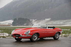 Jaguar E-Type Series 1 3.8-Litre Roadster (1962) - als Lot 117 an der RM/Sotheby's Paris Versteigerung 2017