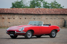 Jaguar E-Type Series 1 4.2-Litre Roadster (1965) - als Lot 117 an der RM/Sotheby's Versteigerung in London am 7. September 2015