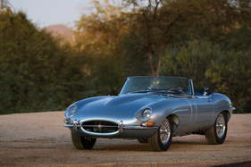 Jaguar E-Type Series 1 4.2-Litre Roadster (1965) - as lot 122 at the RM auction in Arizona on January 15/16, 2015