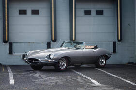Jaguar E-Type 'Series 1.5' 4.2-Liter Roadster (1967) - als Lot 111 an der Bonhams “The Scottsdale Auction” 2025 (1967)