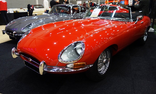 Jaguar E-Type Series 1 Convertible (1964) - in Rot - InterClassics Maastricht 2018