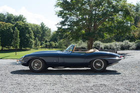 Jaguar E-Type Series 1 'External Bonnet-Latch Roadster (1961) - als Lot 125 an der Bonhams Versteigerung von Amelia Island 2017