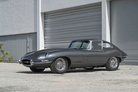 Jaguar E-Type Series 1 Fixed Head Coupe Custom (1963) - als Lot 159 an der RM/Sotheby's-Amelia-Island-Versteigerung am 6./7. März 2020