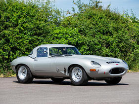 Jaguar E-Type Series 1 'Lightweight' FIA Competition Roadster (1962) - Lot 259 an der Bonhams Goodwold Festival of Speed Versteigerung am 14. Juli 2023