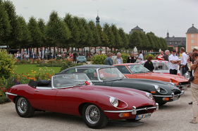 Jaguar E-Type Series 2 (1970) - Roadster und 2+2-Coupé Seite an Seite - Classic-Gala Schwetzingen 2020