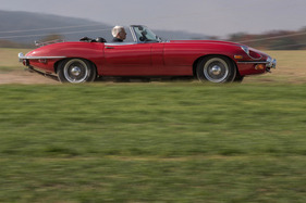 Jaguar E-Type Series 2 (1970) - das Kätzchen in Fahrt