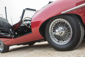 Jaguar E-Type Series 2 (1970) - für die Amerikaner war der Einstieg nicht bequem genug