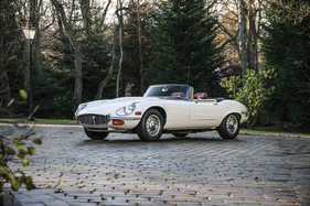 Jaguar E-Type Series 3 V-12 Roadster (1971) - als Lot 182 angeboten an der Versteigerung von RM/Sotheby's in Paris am 5. Februar 2020