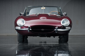 Jaguar E-Type Series I 4.2-Liter Roadster (1966) - versteigert als Lot 137 an der RM Auction "Don Davis Collection" am 27. April 2013
