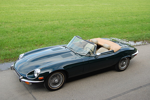 Jaguar E Type V12 Convertible (1974) - angeboten als Lot 76 an der Versteigerung der Oldtimer Galerie Toffen vom 1. Dezember 2012