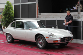 Jaguar E-Type V12 Coupé (1972) - unter Vorbehalt verkauft - an der Dolder-Versteigerung der Oldtimer Galerie am 11. Juni 2016