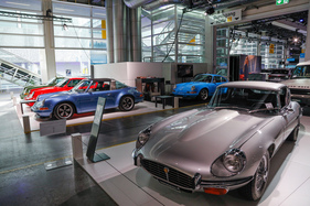 Jaguar E-Type V12 FHC (1973) - auf dem Stand von Emil Frey Classics - 38. Auto Zürich 2025