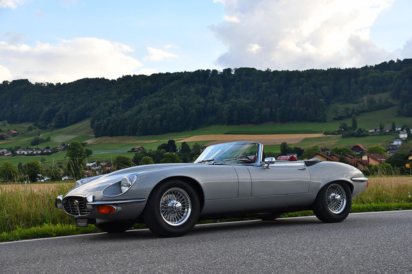 Jaguar E-Type V12 Roadster (1973) - als Lot 141 an der Versteigerung der Oldtimer Galerie in Gstaad am 29. Dezember 2022