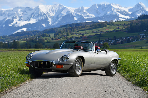 Jaguar E-Type V12 Roadster (1973) - als Lot 42 an der Swiss Classic World Versteigerung der Oldtimer Galerie am 1. Juni 2024