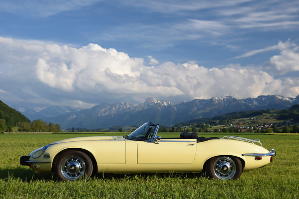 Jaguar E-Type V12 - angeboten an der Versteigerung der Oldtimer Galerie anlässlich der Swiss Classic World am 1. Juni 2024 in Luzern