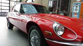 Jaguar E-Type V12 mit Tiefenglanz Jaguar E-Type V12 mit Tiefenglanz