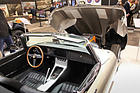 Bild: Jaguar E-Type Zero (2019) - das Cockpit gibt es klassisch oder modern, alles soll rückbaubar sein - Techno Classica Essen 2019