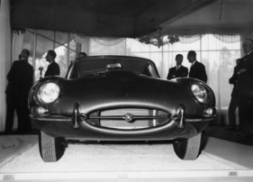 Jaguar E Type - die Sensation des Genfer Salons 1961